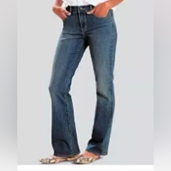 Levi's Denim - Levi’s 550 Women’s Relaxed Bootcut Denim Jeans ▪️10S - Like NEW condition